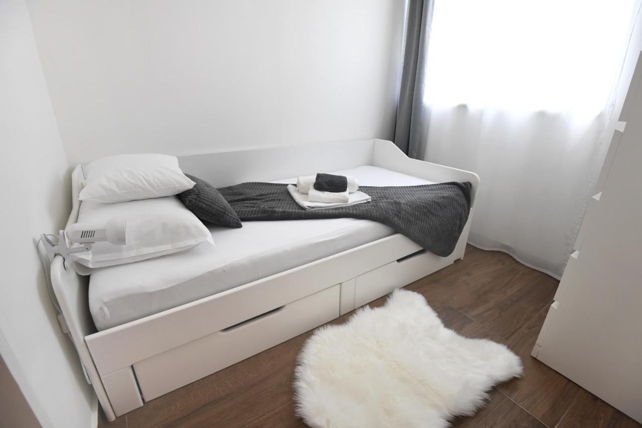 Apartment Linda Zara Esterno foto